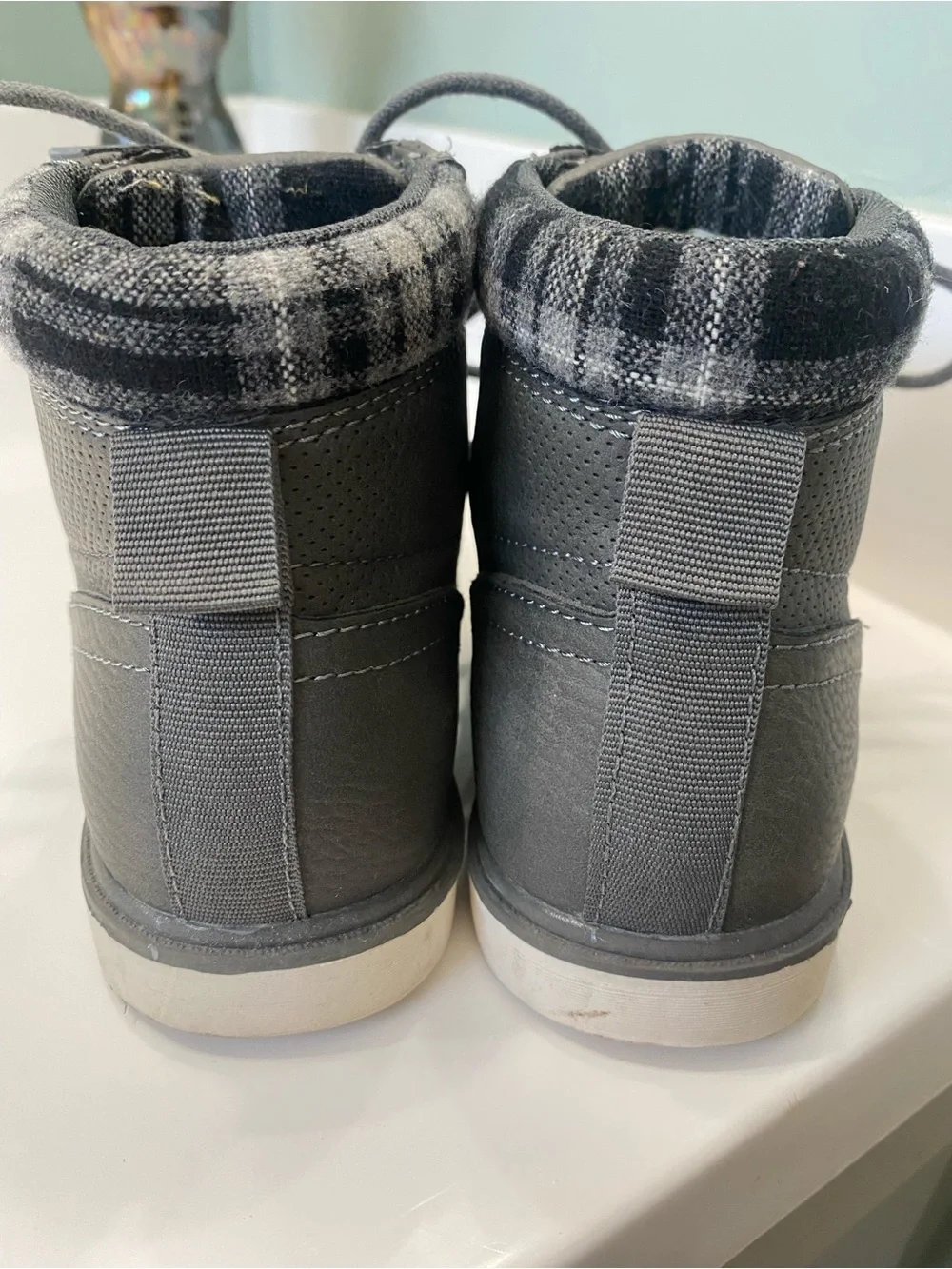 Levis comfortable grey